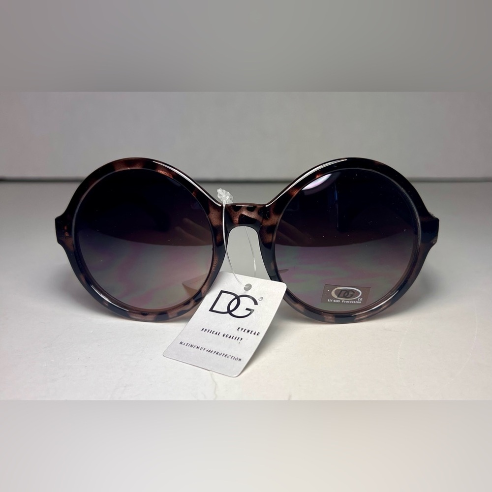 DG Eyewear Women's Tortoise Shell Sunglasses